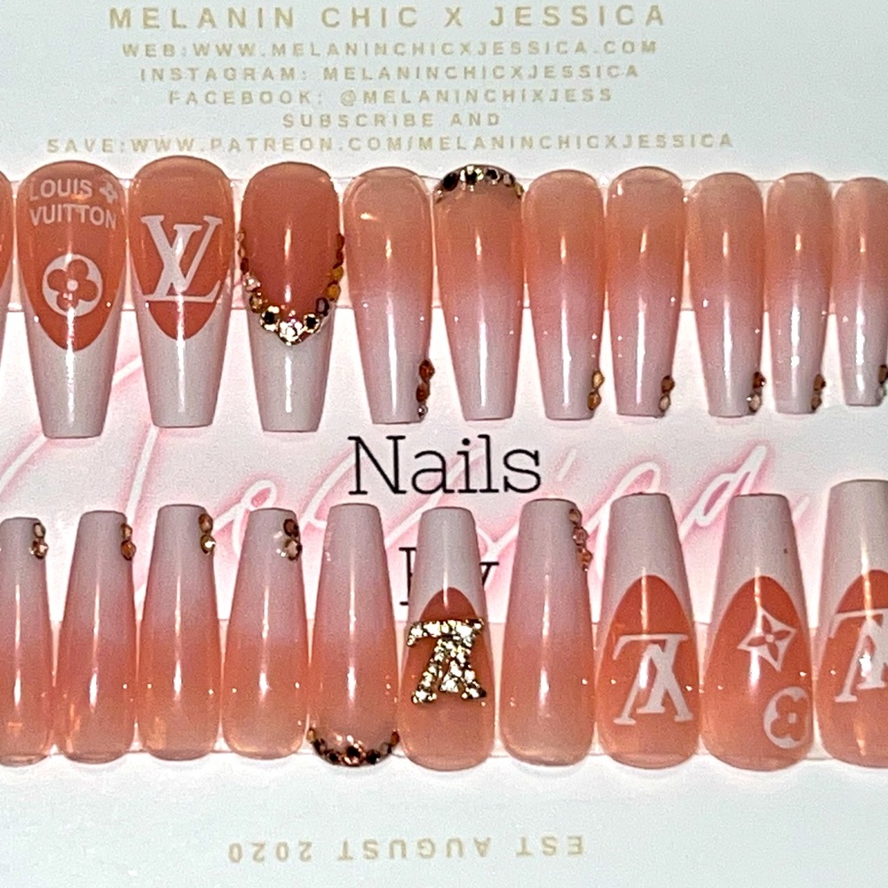 Mile High||Press-on Nail Set
